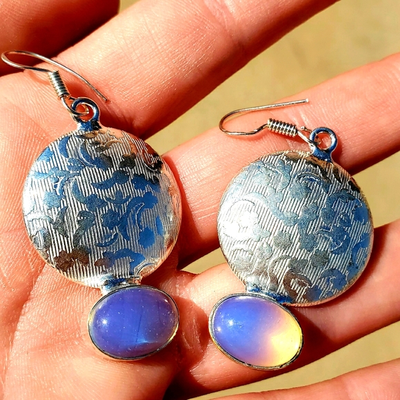 *$15 Sale* New Opalite Silver Earrings. - Picture 1 of 13
